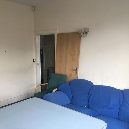 Single Room - Town & University Nearby, 24H Bus, Airport-Linked Manchester Exterior photo