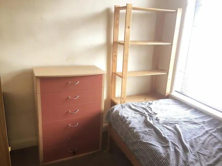 Single Room - Town & University Nearby, 24H Bus, Airport-Linked Manchester Exterior photo