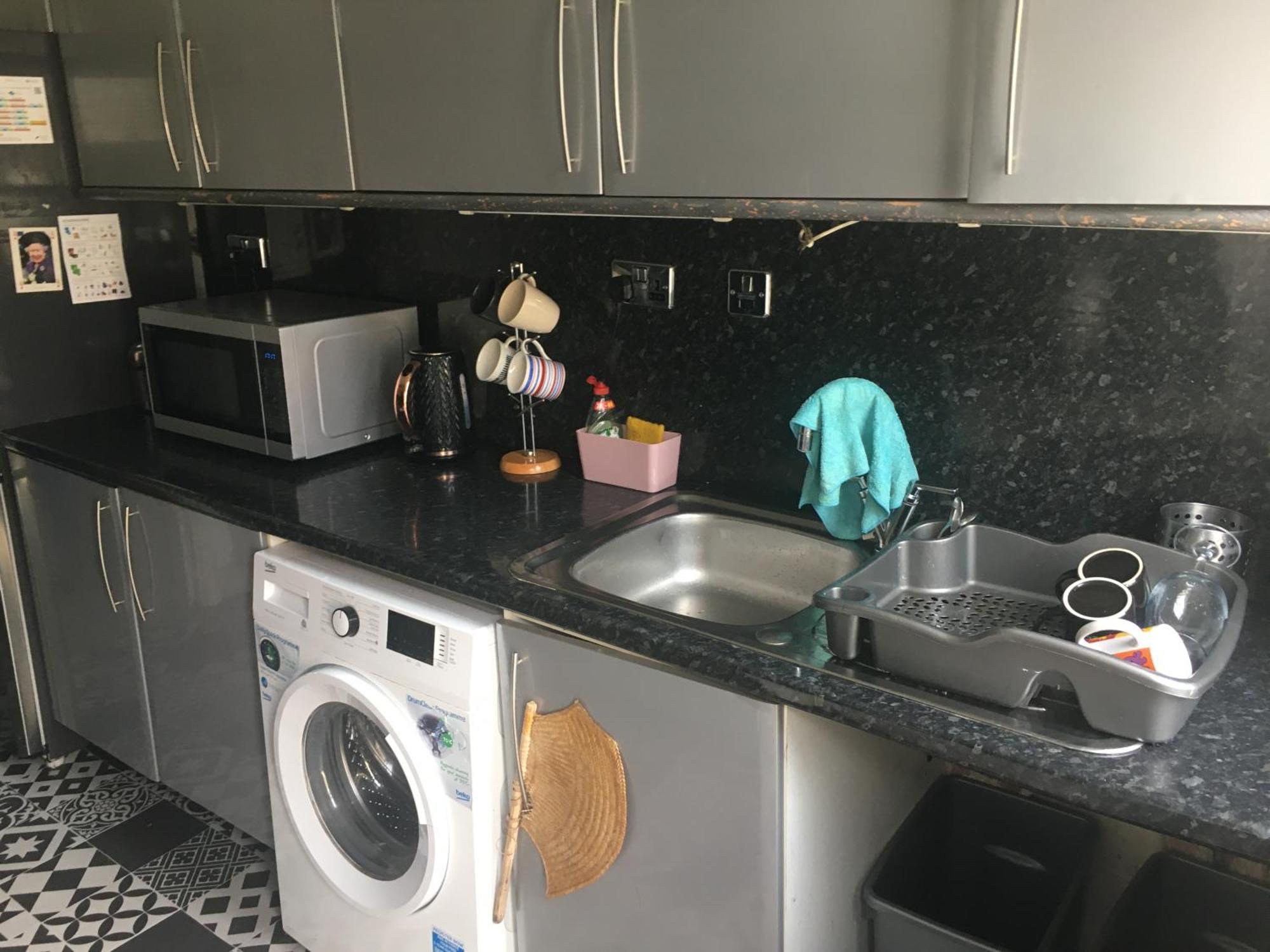 Single Room - Town & University Nearby, 24H Bus, Airport-Linked Manchester Exterior photo